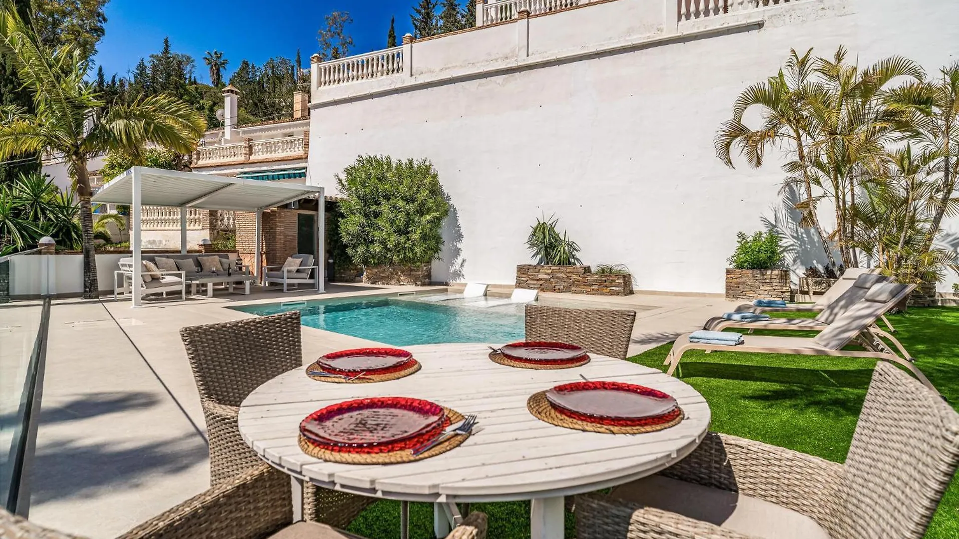 Holiday home Stunning Home In Almunecar With House Sea View